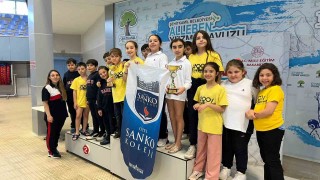 SANKO Okullarının yüzme başarısı