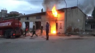 Sebze halindeki yangın paniğe neden oldu