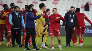 Süper Ligde kalmayı garantileyen Sivassporda büyük sevinç