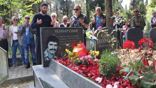 Yıldıray Çınar mezarı başında anıldı