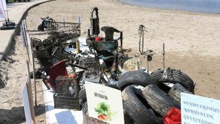 1,8 ton atık toplandı, denizden çıkanlar pes dedirtti