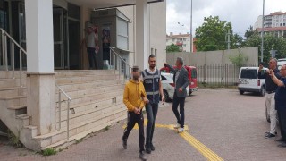 30 ilde 95 ayrı dosyadan aranan suç makinesi dolabın arkasından çıktı