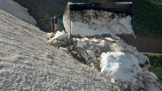 3500 rakımda belediye işçilerinin zorlu mesaisi