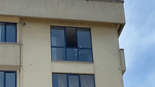 4. kattan düştü, yaralı kurtuldu