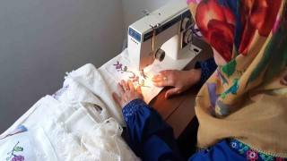 6 ay önce başladıkları kursta uzmanlaştılar: Kendi kıyafetlerini dikiyorlar