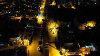 Adanada yük treninin çarptığı genç ağır yaralandı