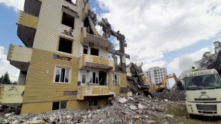 Adıyamanda ağır hasarlı binaların yüzde 15i yıkılarak enkazı kaldırıldı