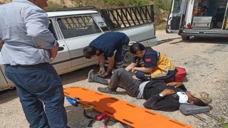 Adıyamanda iki araç kafa kafaya çarpıştı: 2 yaralı