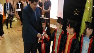 Adliye bahçesi miniklerin mezuniyet coşkusu ile şenlendi