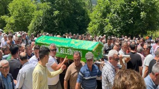 Ağaç altında kalarak hayatını kaybeden köy muhtarı toprağa verildi