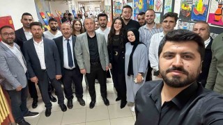 Ağrıda öğrencilerin eserlerinin yer aldığı yıl sonu sergisi açıldı