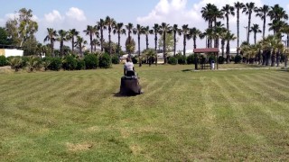 Akdenizde yeşil alanlar elden geçiriliyor