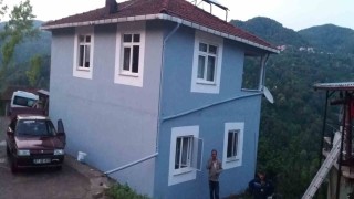 Alaplıda eve yıldırım düştü tüm elektrik hatları yandı