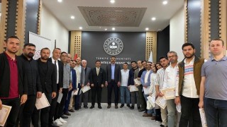 Altıntaşta deprem bölgesinde ve hayır çarşısında görev alan milli eğitim personeline başarı belgesi