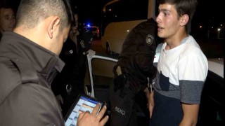 Annesi doğum yapacak sürücünün heyecanı polisleri korkuttu