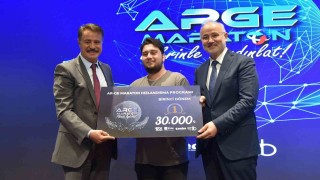 AR-GE Maraton Finali: Öğrenci, akademisyenleri geçip birinci oldu