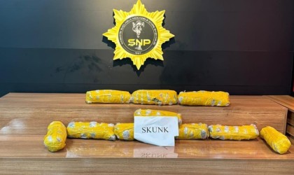 Araçtan 5 kilo 600 gram uyuşturucu çıktı