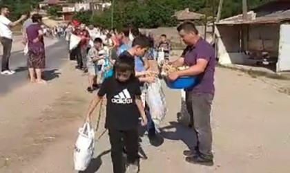 Asırlık arefe günü geleneği yüzleri güldürüyor