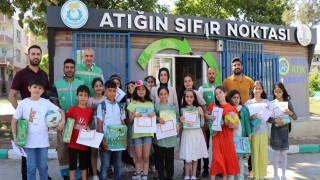 Atık getiren öğrenciye karne hediyesi