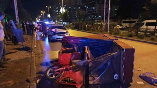 Atık toplama aracı otomobil ile çarpıştı: 4 yaralı