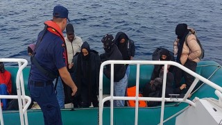 Ayvalık açıklarında 12 düzensiz göçmen kurtarıldı