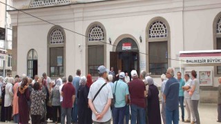 Balıkesirde hacılara coşkulu uğurlama