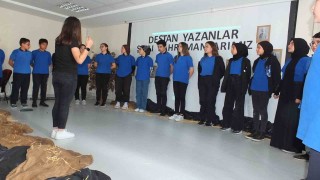 Balıkesirli öğrenciler destan yazan kahramanları canlandırdı