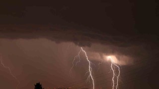 Bandırmada şimşekler görsel şölen yaşattı