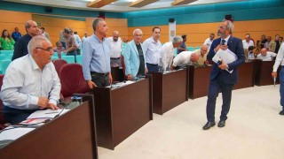 Başkan Bozdoğan kılıçları çekti