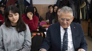 Başkan Büyükkılıç: LGSde ter dökecek öğrencilerimize başarılar diliyorum