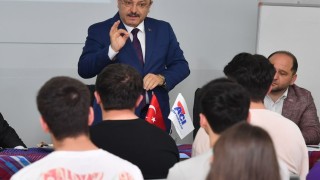 Başkan Genç YKSye girecek gençlere tavsiyelerde bulundu