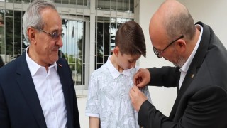 Başkan Önsaydan Kuran-ı Kerimi Güzel Okuma Yarışması Türkiye üçüncüsüne ödül