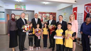 Başkan Palancıoğlu, minik öğrencilerin karnelerini verdi