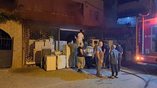 Beyaz eşya dükkanında çıkan yangın büyümeden söndürüldü