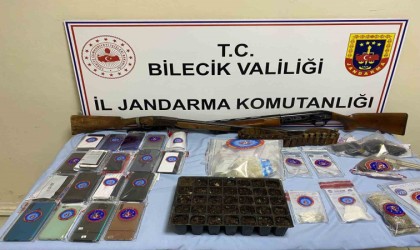 Bilecikte 111 personelin katılımıyla 21 noktaya uyuşturucu operasyonu