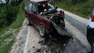 Bilecikte iki otomobil kafa kafaya çarpıştı, 1 kişi hayatını kaybetti