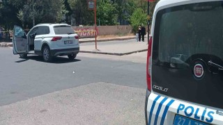 Boşanma aşamasındaki karısının ve kayınpederinin bulunduğu araca kurşun yağdırdı: 2 ölü