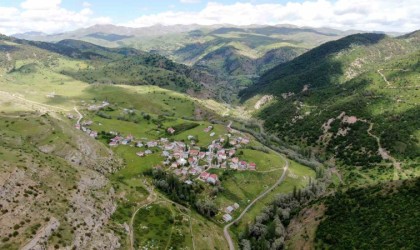 Bozkır olarak bilinen Sivasta Karadenizi andıran görüntüler mest ediyor