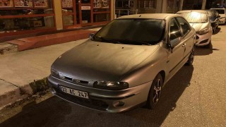 Burdurda bir şahıs park halindeki 6 otomobilin aynasını kırıp kaçtı