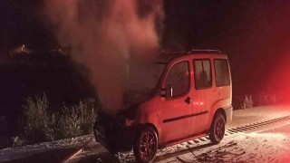 Burdurda seyir halinde yanan otomobil kullanılamaz hale geldi