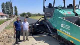 Burhaniye Çoruk Mahallesinde yol sevinci