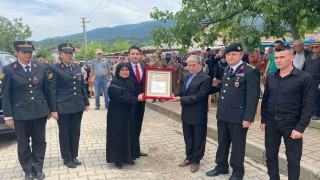 Çanakkaleli Şehit Jandarma Uzman Çavuşun ailesine şehadet belgesi verildi