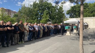 Çocuğunu kurtarmak isterken hayatını kaybeden baba toprağa verildi