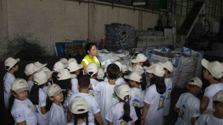 Çocuklar, geri dönüşüm ve atıkların ayrıştırılmasını yerinde gördü