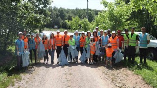 Daha temiz bir çevre için 525 kilo çöp topladılar