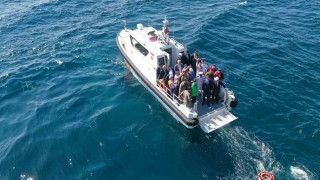 Dalgıçlar Ege Denizinde temizlik yaptı