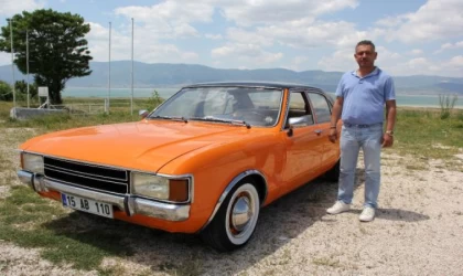Dede yadigarı otomobili 15 yıl sonra bulup yeniledi