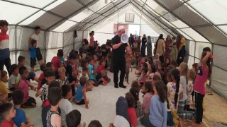 Deprem bölgesinde bulunan ekipler faaliyetlerine devam ediyor