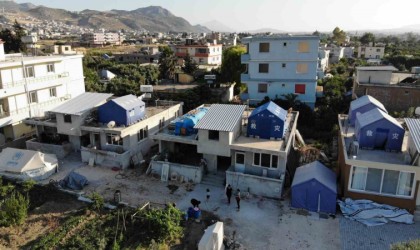 Deprem korkusu öyle bir şey yaptırdı ki, gören bir daha bakıyor