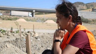 Deprem mezarlığı yardımsever İspanyolların yüreklerini burktu